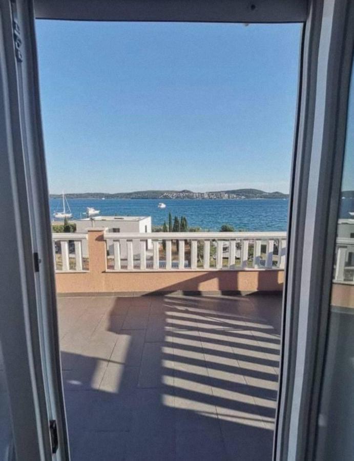 Apartment Lotus Trogir Exteriör bild