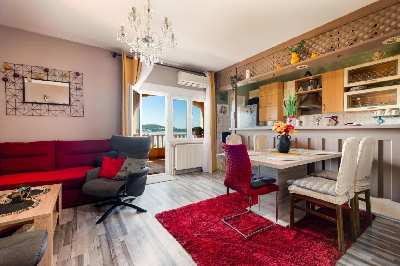 Apartment Lotus Trogir Exteriör bild